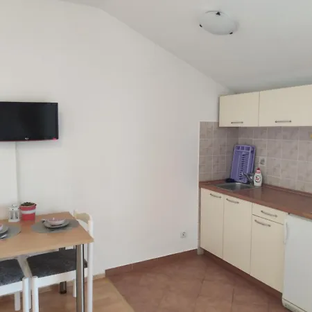 App Sime Klarin, Br.3 Апартаменты *